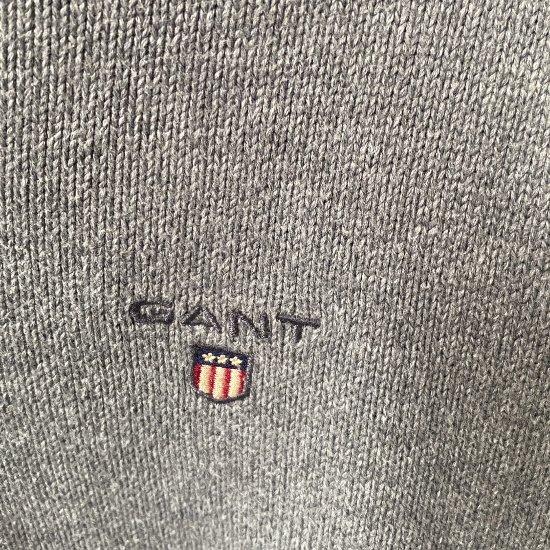Grå stickad tröja från GANT - 2