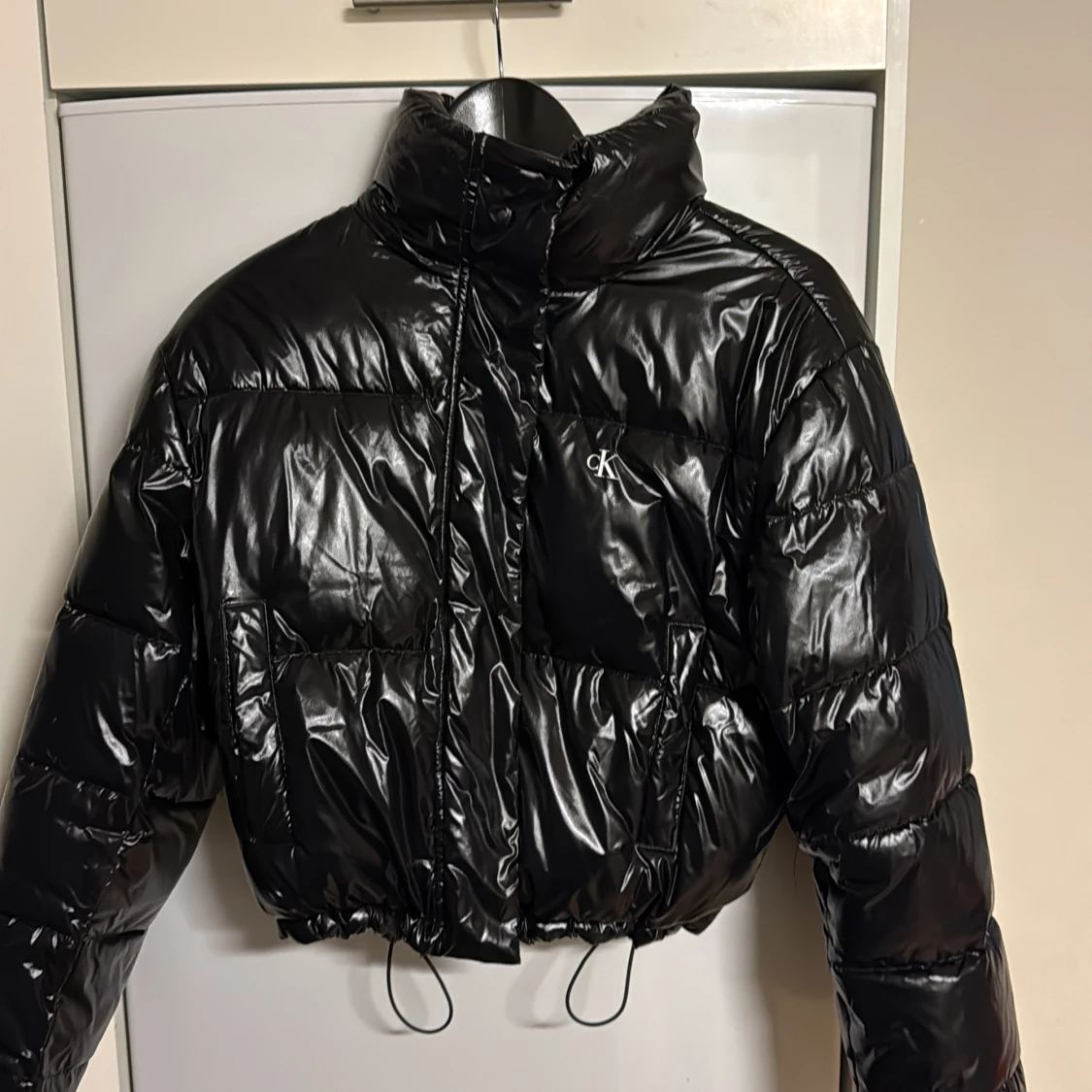 Svart pufferjacka från Calvin Klein