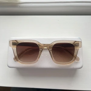 CIHIMI I model 04 färgen ecru  - Jag säljer mina Chimis som är i ett bra skick tyvärr är asken lite skada.❤️