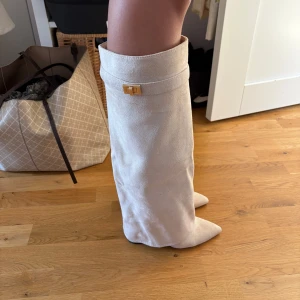 Mocka stövlar med klack  - Köpta på raglady. Endast testade. 