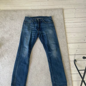 Levi's 504 blå jeans straight fit - Klassiska Levi's 504  jeans i blå denim med riktig snygg wash strlk w32, L32