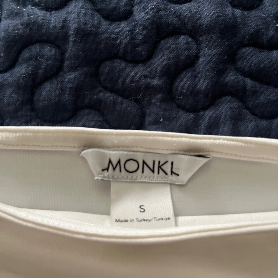 Vit offshoulder topp från Monki - 1