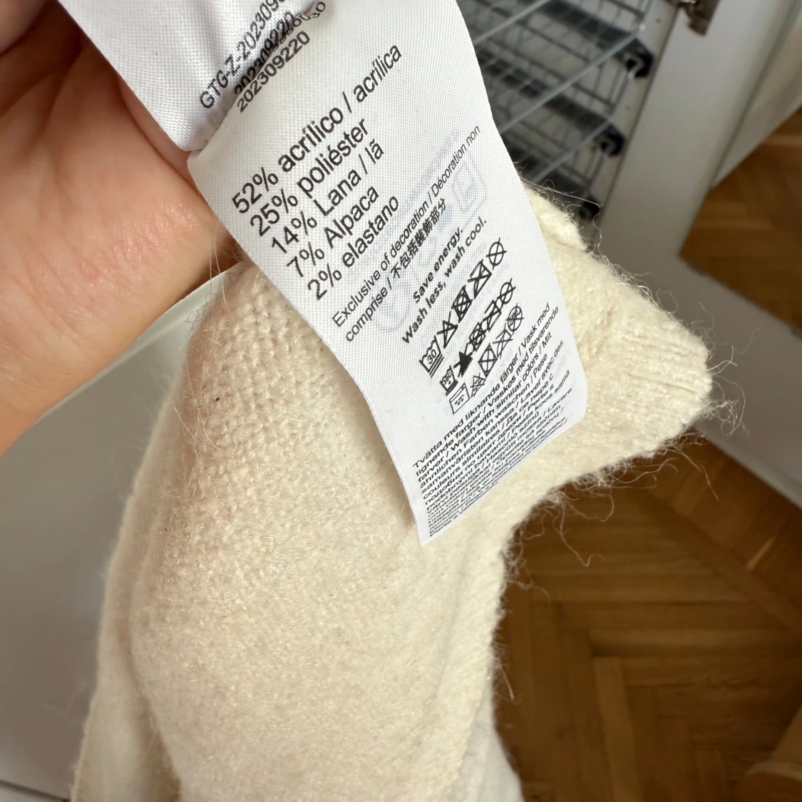 Krämvit stickad tröja från Gina Tricot - 4