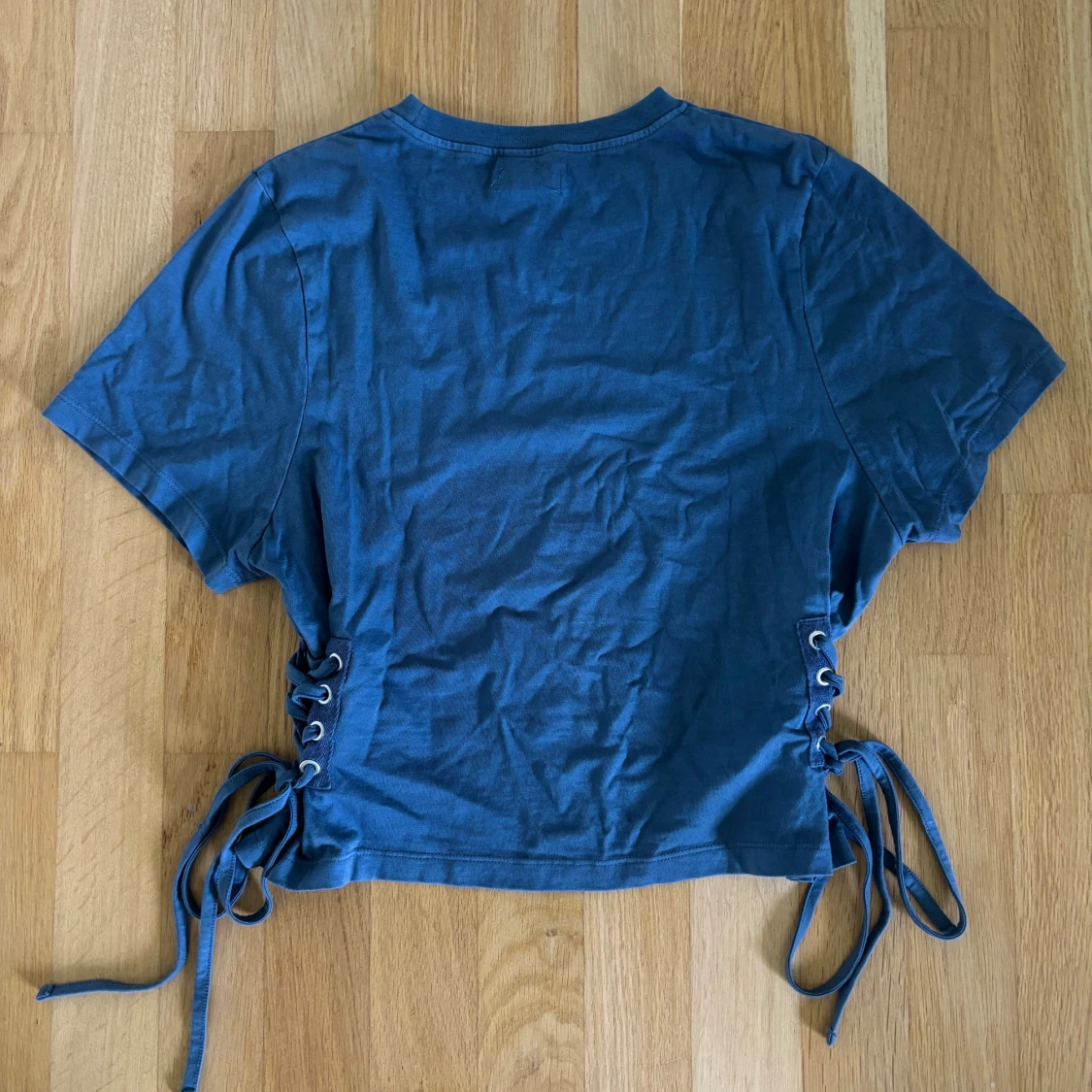 Tshirt med snörning - 1