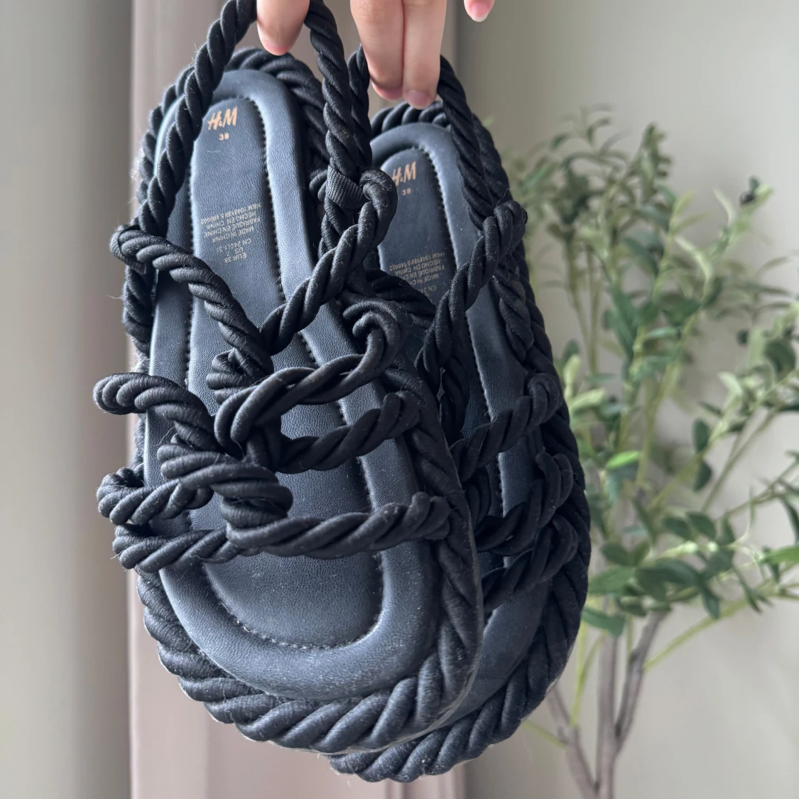 Svarta rep-sandaler från H&M - 3