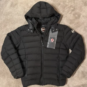 Colmar - Pufferjacket  - | skick: 7/10 | Färg: Svart | Vad ingår: allt på bilderna | Orginal pris: 4999kr