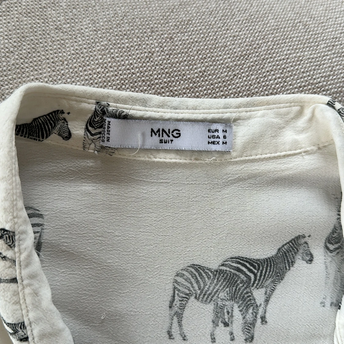 Vit zebramönstrad skjorta från MNG - 1