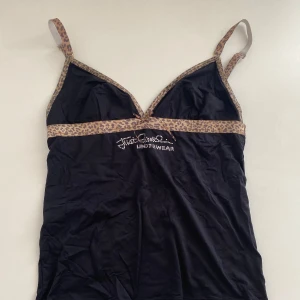 topp från just cavalli  - fin topp från just cavalli med leopard detaljer