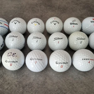 Klass C Golfbollar - 18 begagnade golfbollar som är noggrant tvättade och i bra skick. Vissa kan ha markeringar, men alla är utan jack eller skador som påverkar prestandan.  Främst Callaway och Titleist samt några av andra märken.