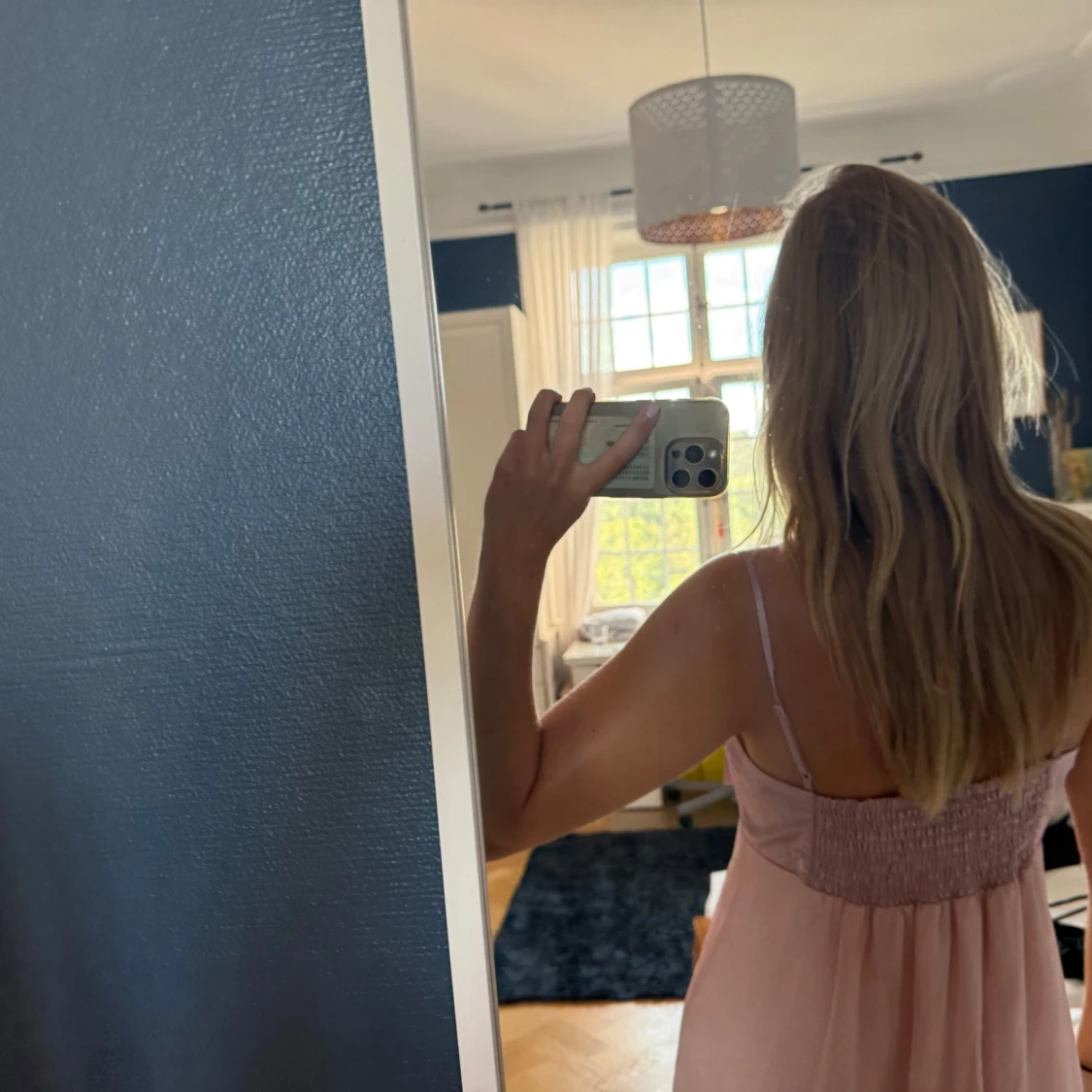 Rosa kortklänning med rosett från Gina Tricot - 1