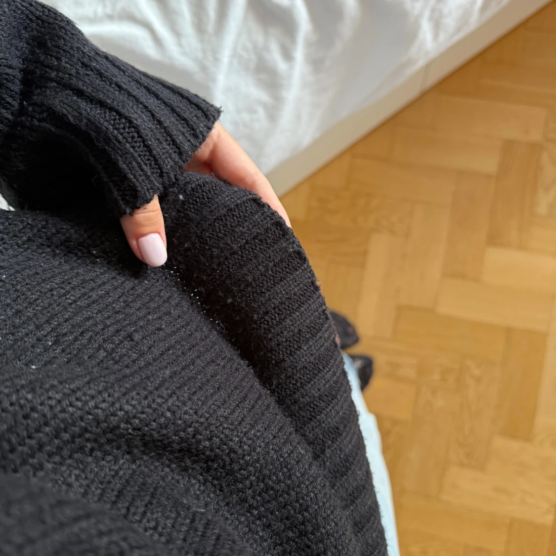 Svart stickad tröja - 1