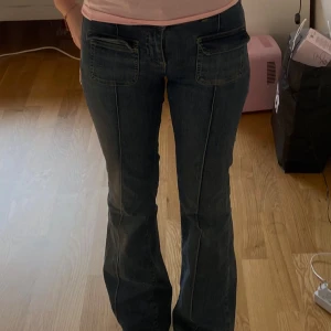 Nelly jeans - Säljer mina Nelly jeans nu pga aldrig kommer till användning, dom är i bra skick!ord pris 700kr🩷