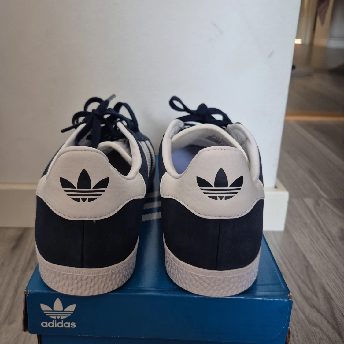 Adidas Gazelle i mörkblå mocka - 1