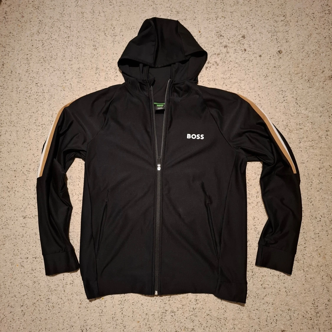 Svart huvtröja från BOSS
