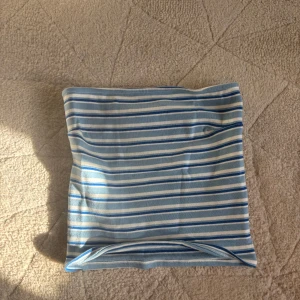 Bandeau topp - Randig somrig bandeau topp från gina tricot