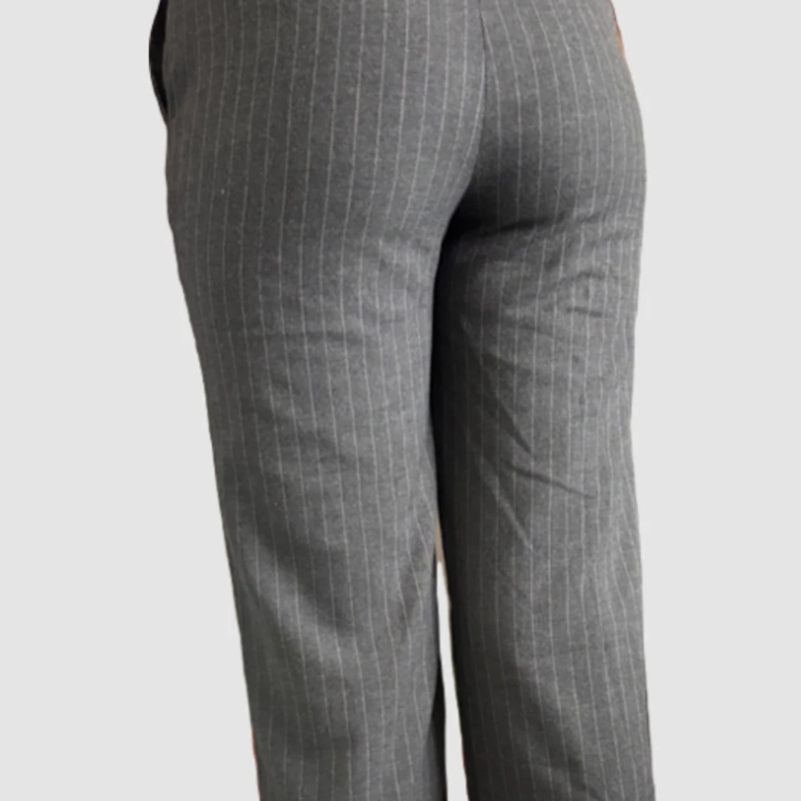 Grå randiga kostymbyxor - 2