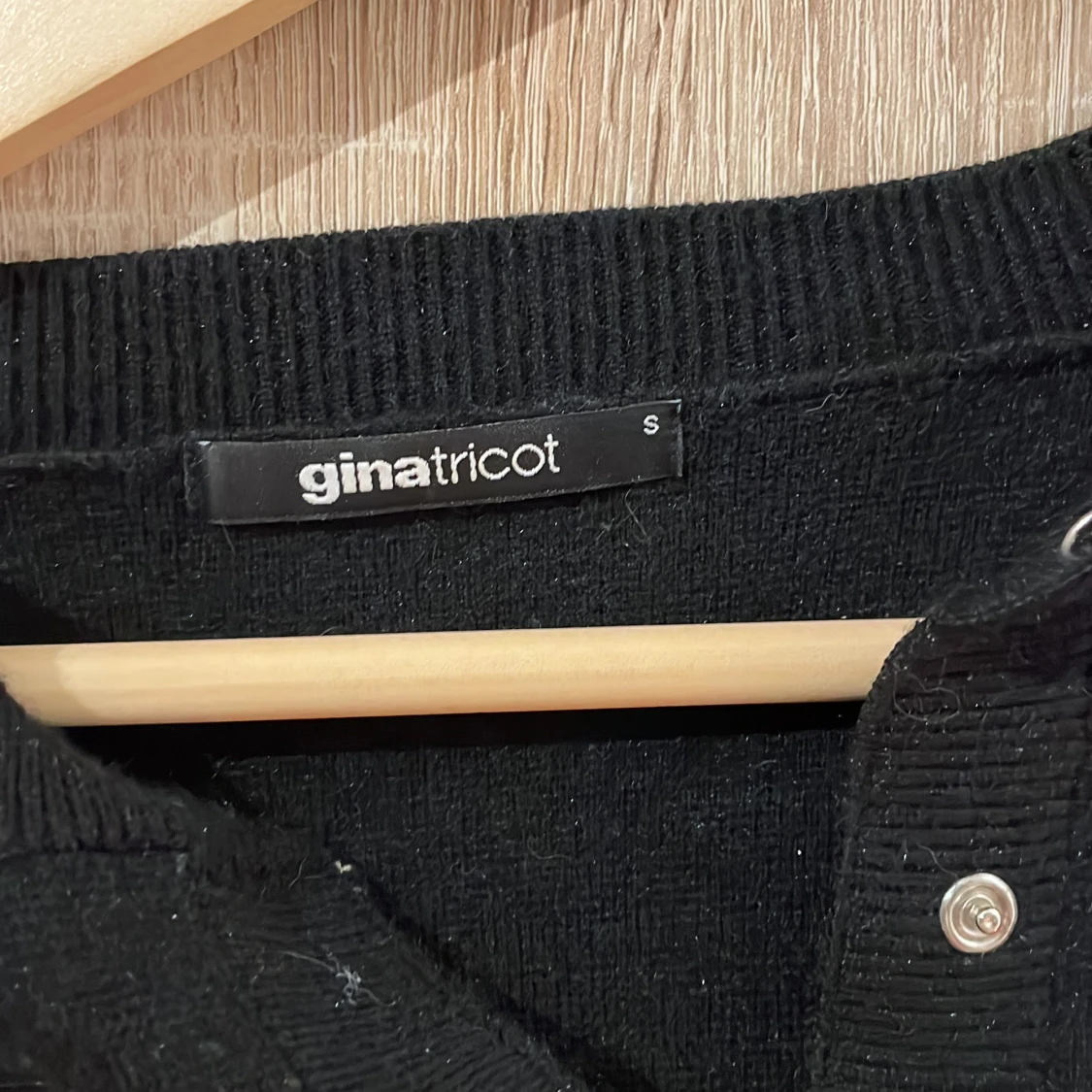 Svart kofta från Gina Tricot - 1