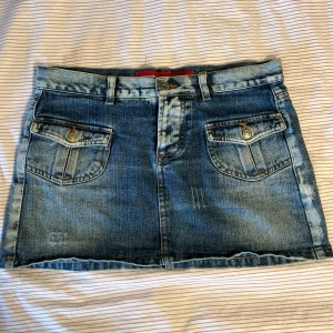 Jeans Kjol  - Midjemått: 37cm 💖