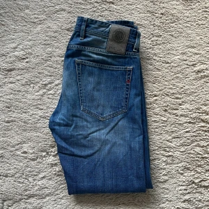Blå Replay Jeans - Säljer feta Replays | W 29  | Topp skick | Modell: Grover | Nypris ≈ 1300 mitt pris : 549kr | Skriv till mig om ni har några frågor eller funderingar 💯 | 