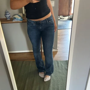 lågmidjade bootcut jeans - Lågmidjade bootcut jeans som inte längre används 💞