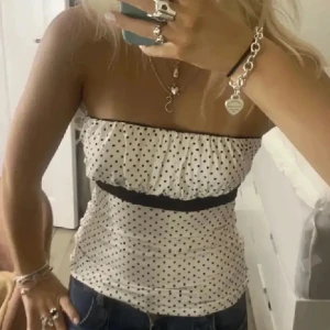 SÖKER!!!💖(xs-s)  - SÖKER!!! denna bandeau toppen från Zara i storlek xs-s skriv om ni har den 💖💖 
