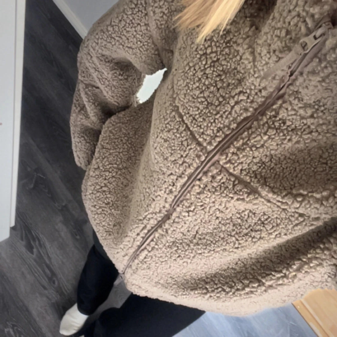 Beige teddyjacka från ginatricot  - 2