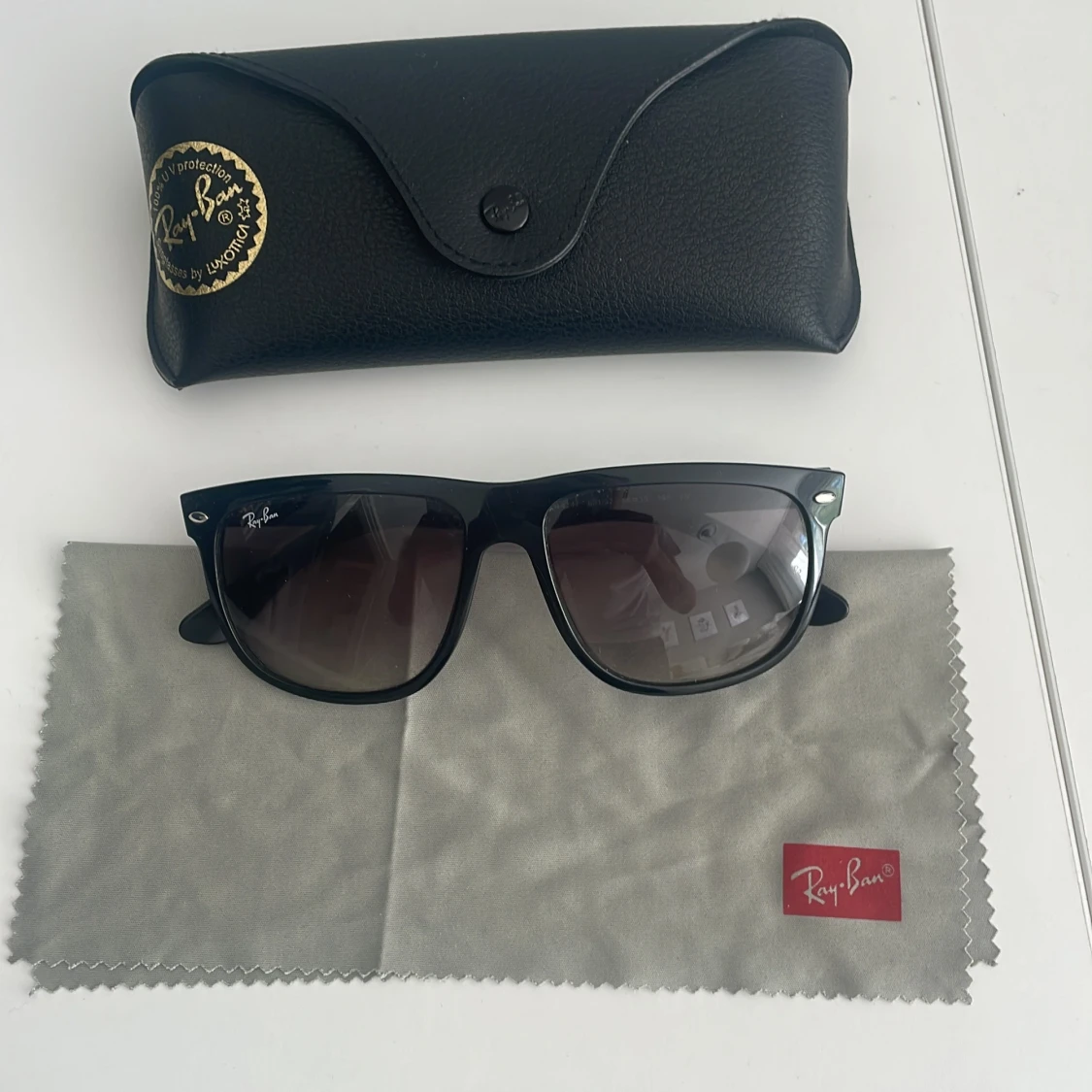 Svarta solglasögon från Ray-Ban boyfriend  - 3