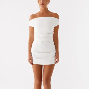 Vit klänning - Säljer denna helt nya klänningen från peppermayo med prislappen kvar! Nypris 870kr