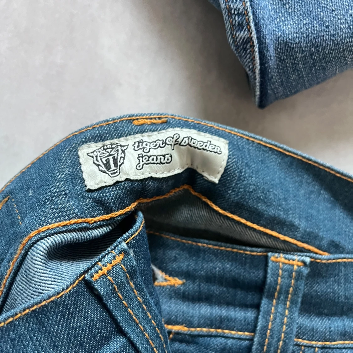 Blå jeans från Tiger of Sweden - 1
