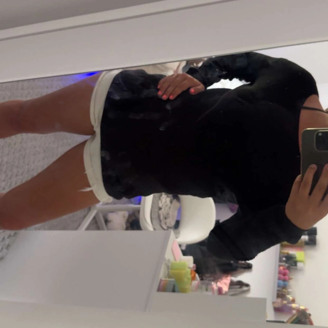 Svart ribbad långärmad tröja