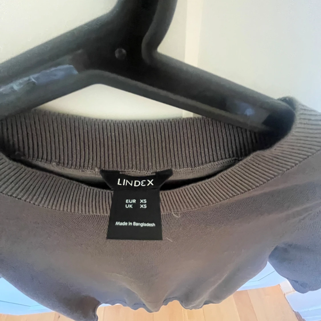 Grå kortärmad tröja  - 2