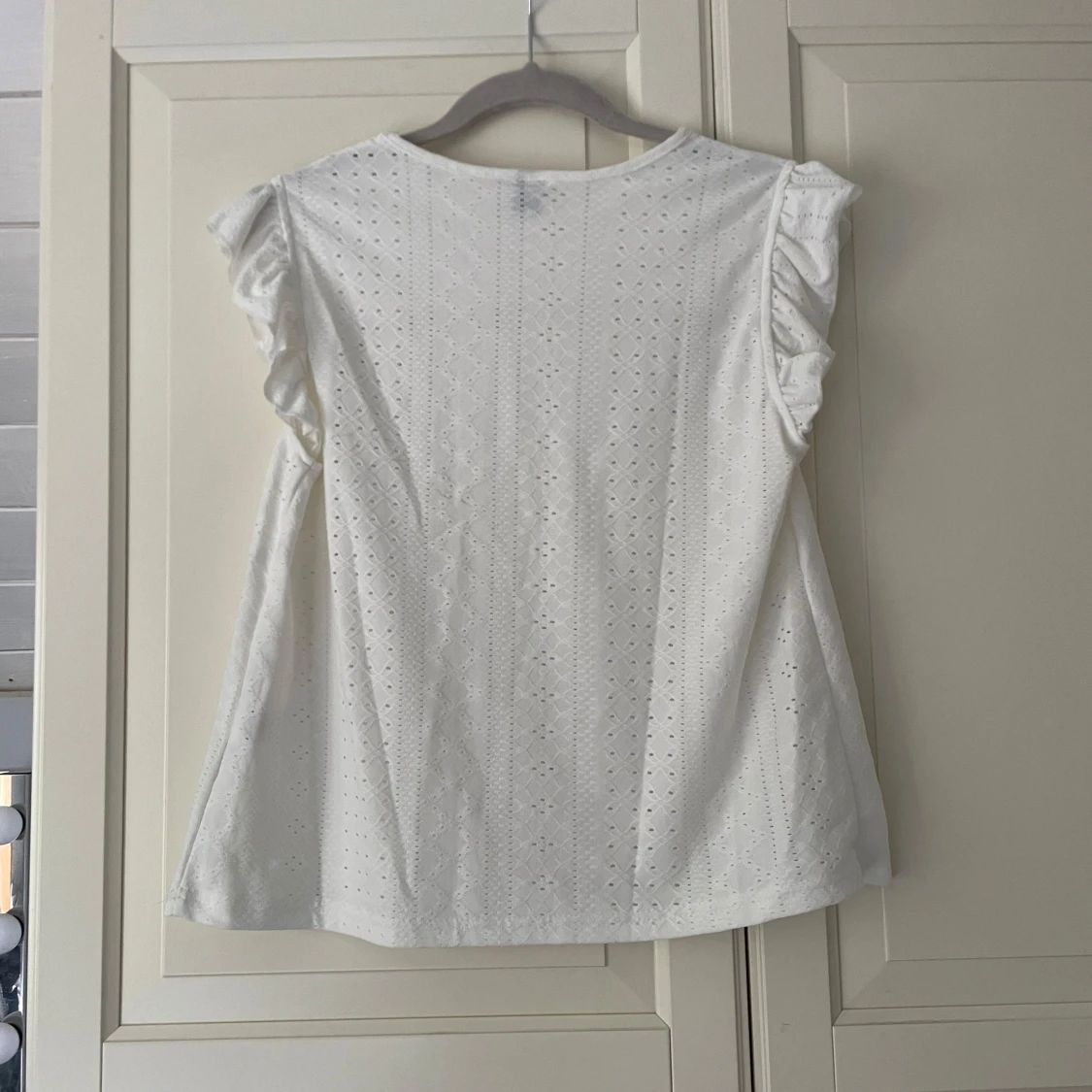 Vit blus från shein  - 1