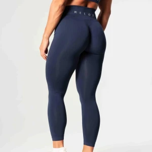 Prime scrunch tights relode - Blå prime scrunch tights från relode. Använda och lite noppriga! Passar M/L. 