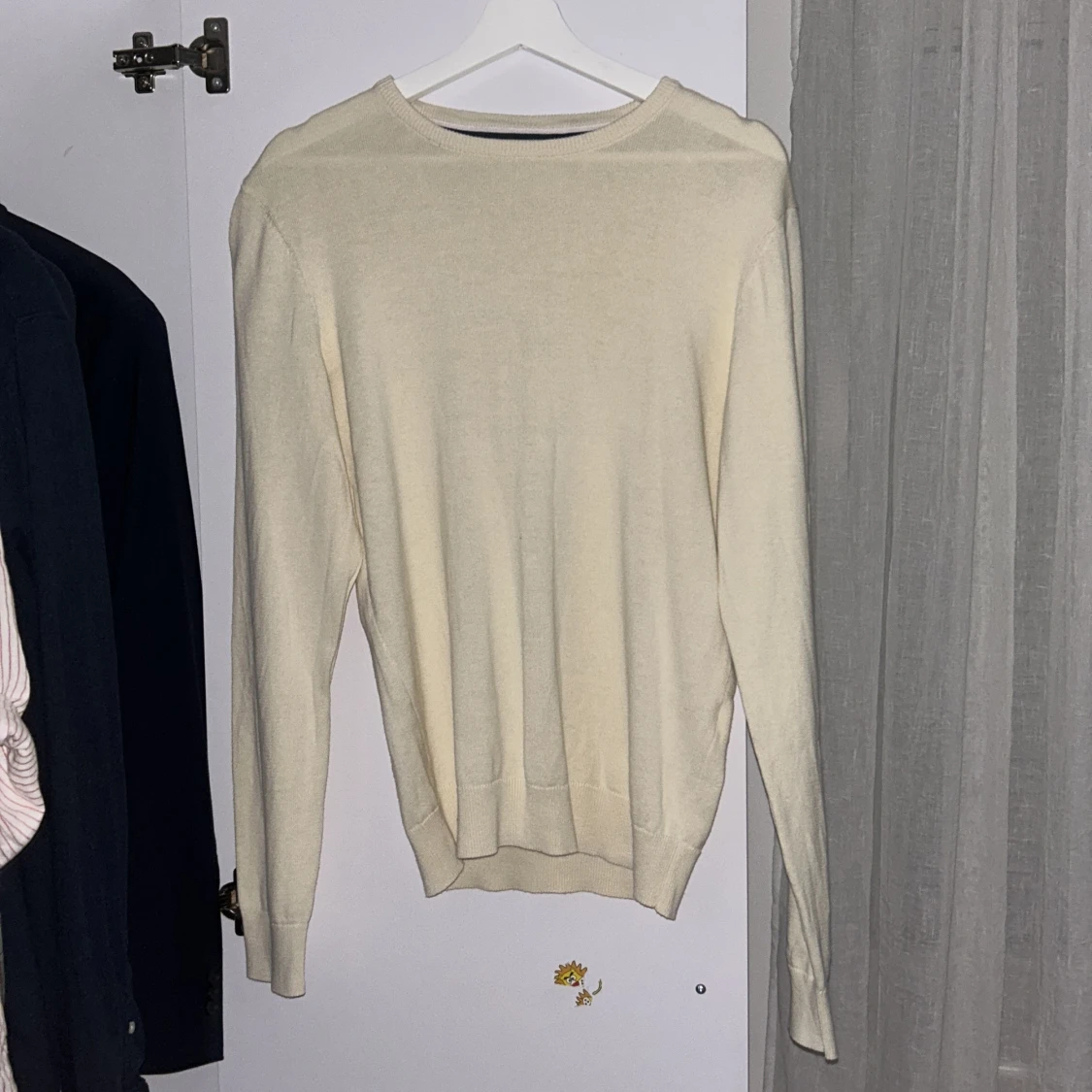 Beige stickad tröja från Pier One