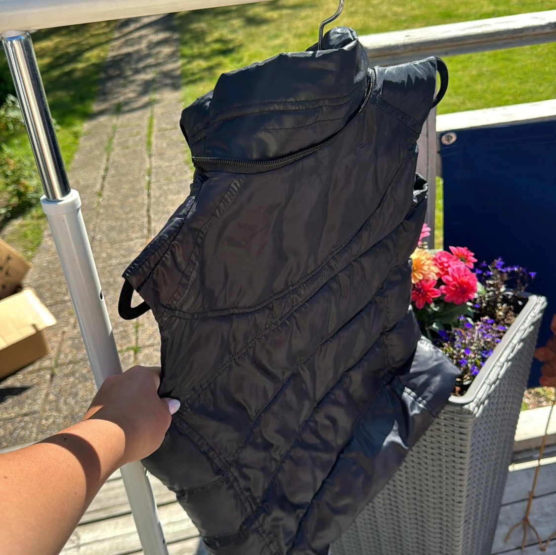 Svart dunväst från Rosetti Riding - 1