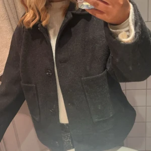 Kappa lagar 157 - Säljer denna kappa från lager 157 i stl xl. 