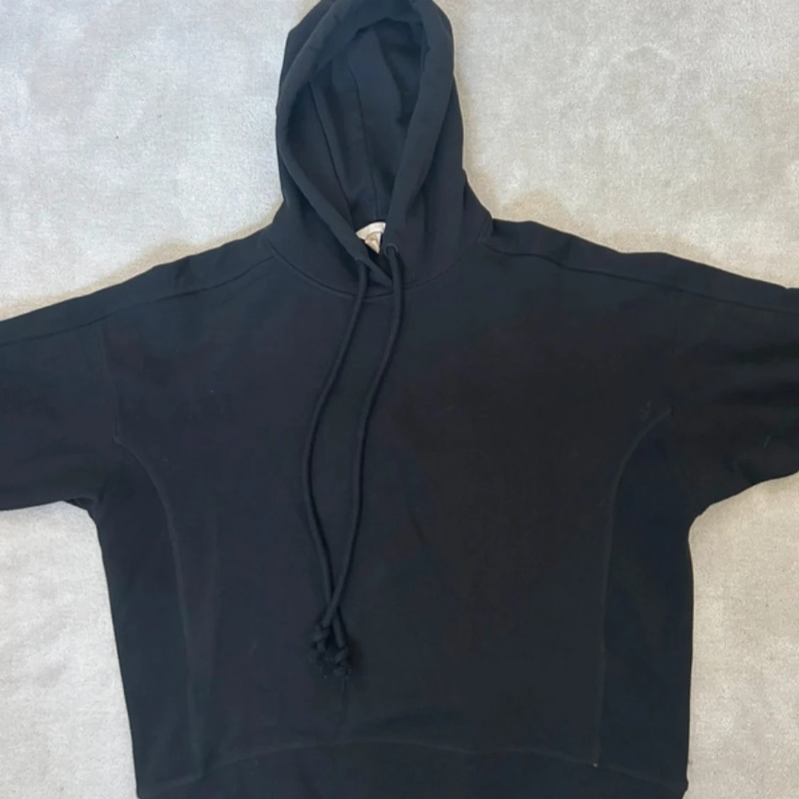 Svart oversized hoodie från Zara - 1