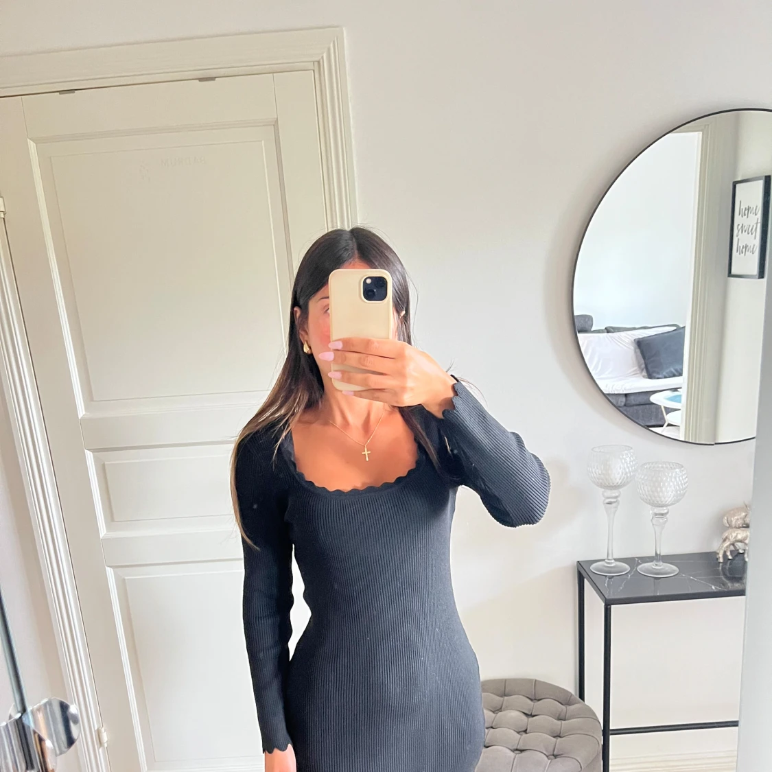 Svart ribbad långärmad klänning - 2