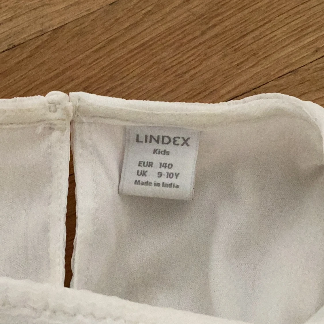 Vit volangblus från Lindex - 2