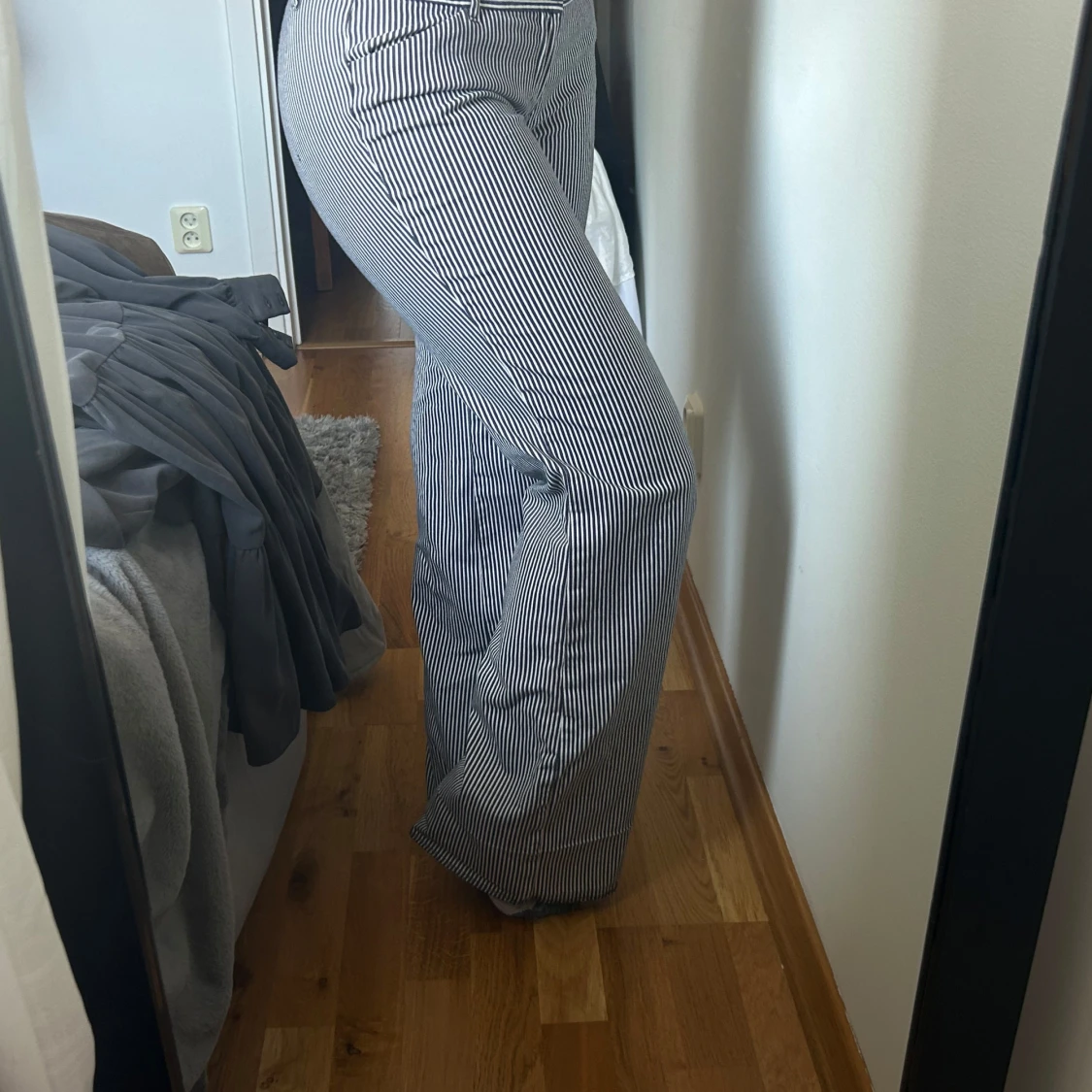 Randiga kostymbyxor med bootcut - 2