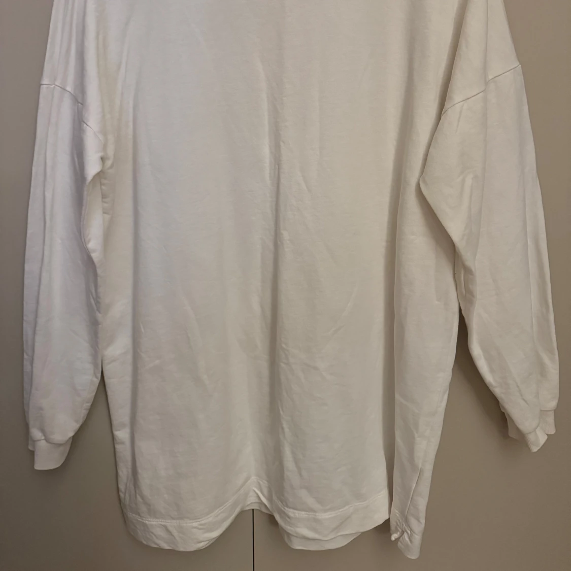 Vit långärmad sweatshirt - 1