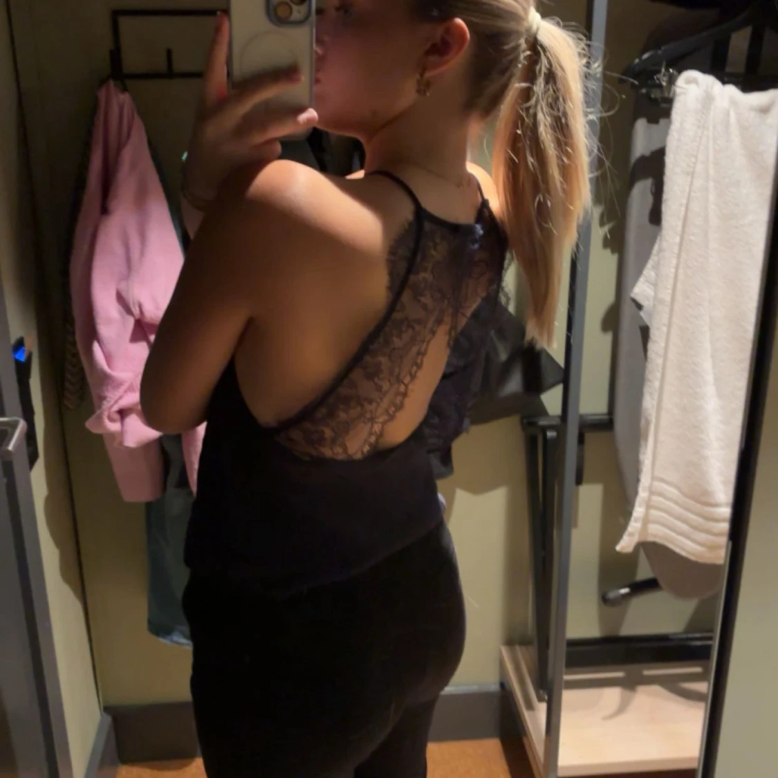 Ljusblå topp med spets från Samsøe Samsøe - 1