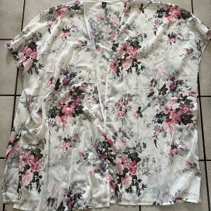 Kimono/moronrock/strandskjorta  - Kimono/moronrock/strandskjorta 