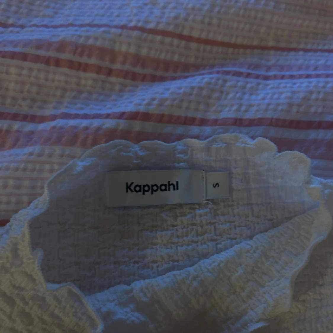 Vit smockad topp från Kappahl - 2