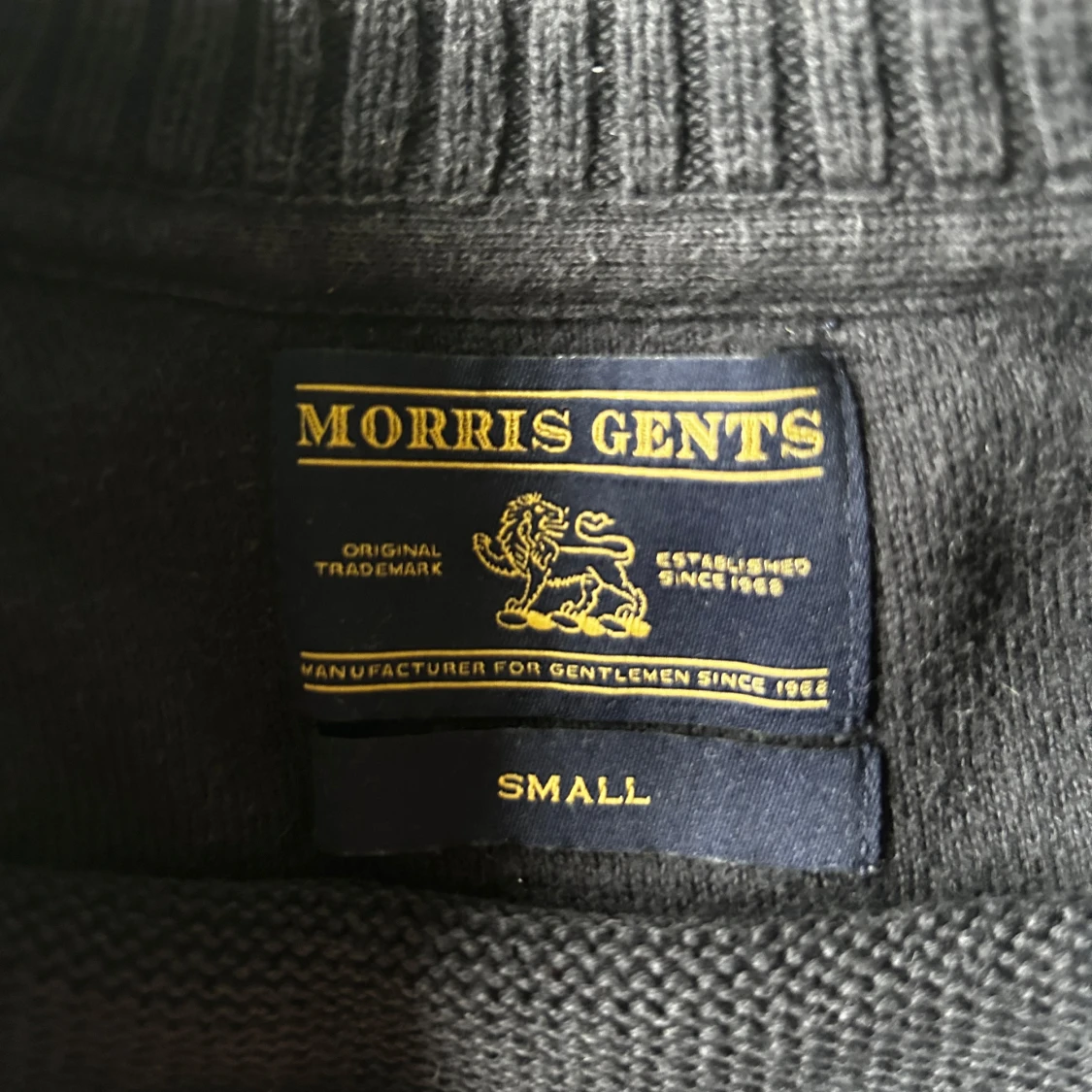 Mörkblå stickad tröja från Morris Gents - 2