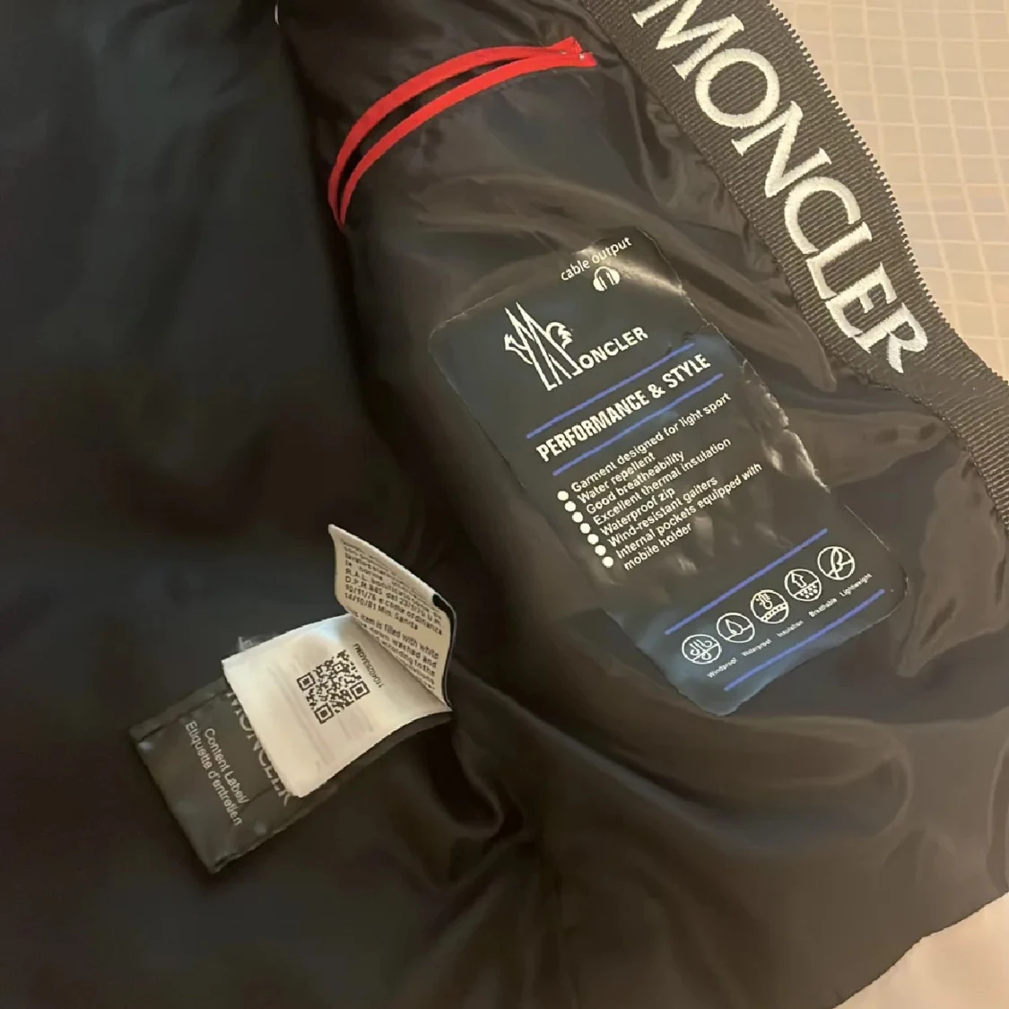 Dunväst från Moncler med huva - 2