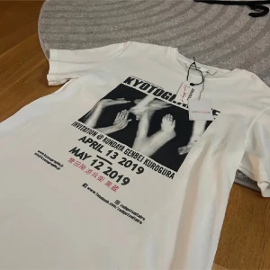 (Helt ny)Zadig Voltaire t shirt  - Säljer en helt ny Zadig Voltaire t shirt ny pris är omkring 1000 kr