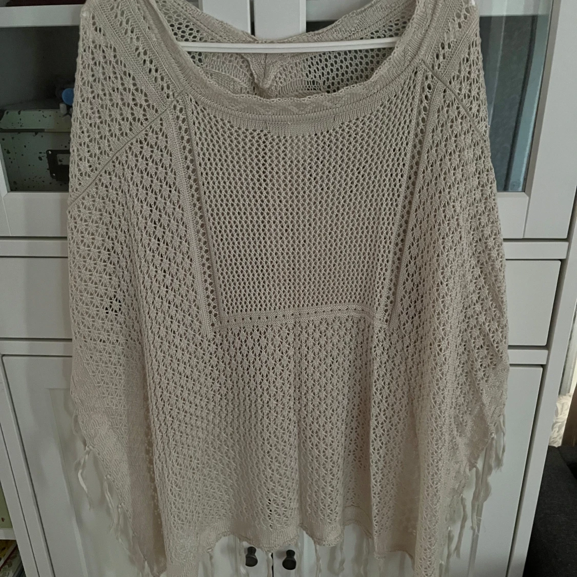 Beige poncho från rosebud - 1