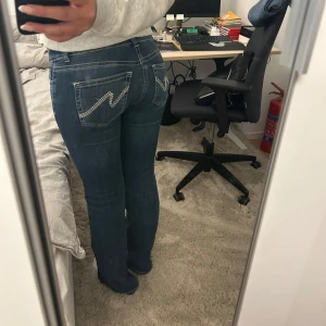 nelly jeans - nelly jeans, köptes för 699 säljer för 550. bra skick💞🥰