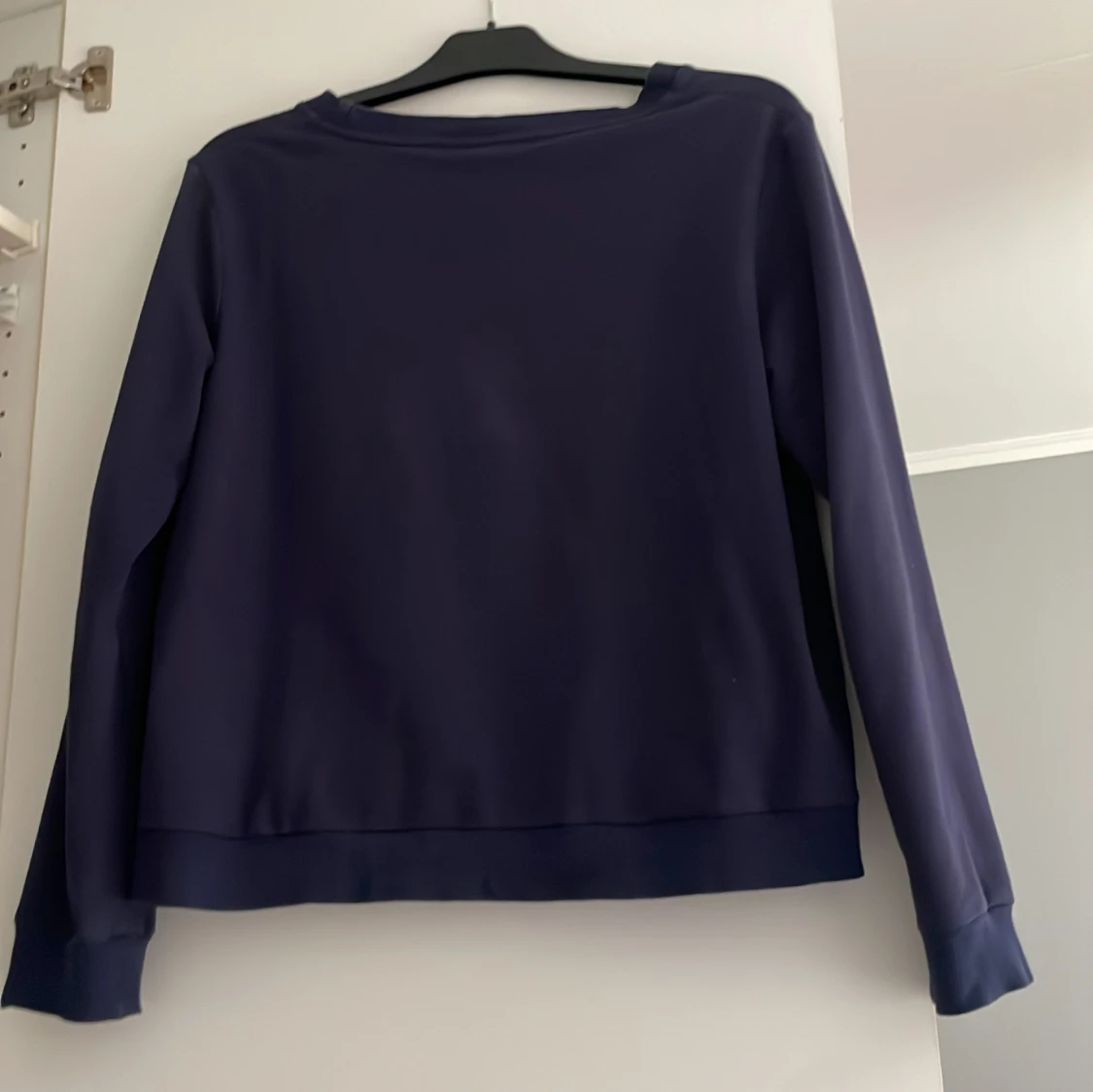 Mörkblå sweatshirt från Pink Sweden - 1